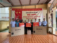 CÁC TẬP THỂ, CÁ NHÂN, CÁC MẠNH THƯỜNG QUÂN ỦNG HỘ CHO NHÀ TRƯỜNG THIẾT BỊ ĐIỆN TỬ