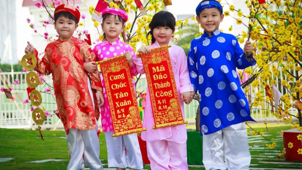 DAY TRẺ ỨNG XỬ TRONG DỊP TẾT CỔ TRUYỀN DÂN TỘC