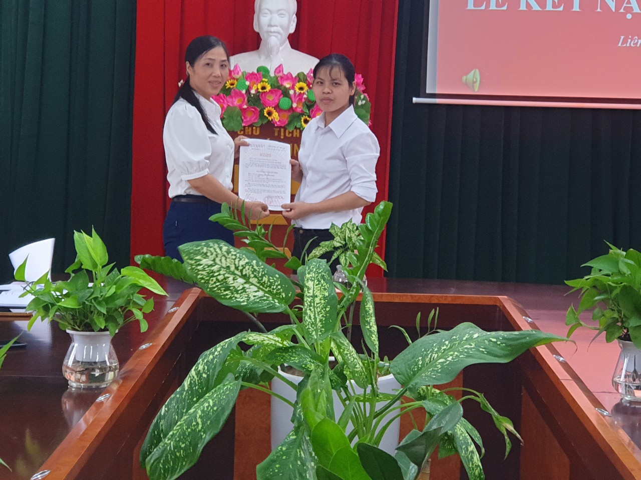 LỄ KẾT NẠP ĐẢNG VIÊN MỚI