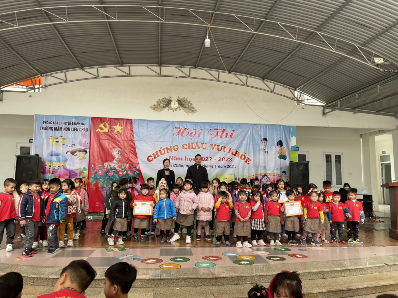 Hội thi " Chúng cháu vui vui khỏe"