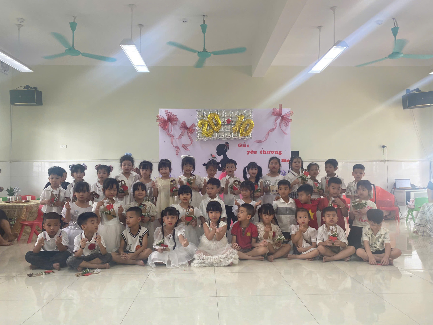 CHÀO MỪNG NGÀY 20/10/2025